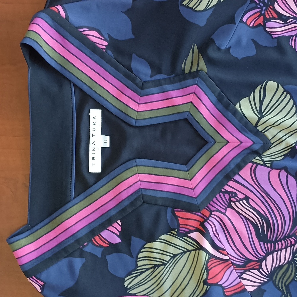 Trina Turk Kaylan Floral Jersey Shift Dress - Picture 5 of 8